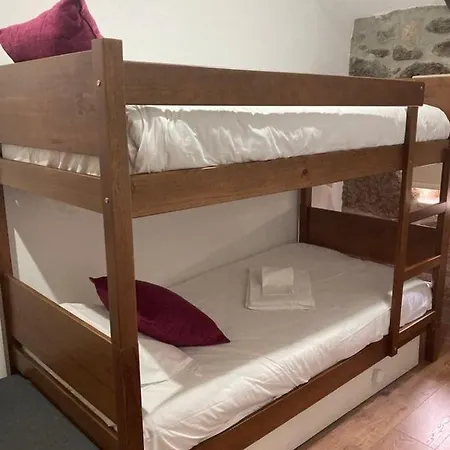 Dom wakacyjny Bezerreiracomvida-o Refugio Do Monte