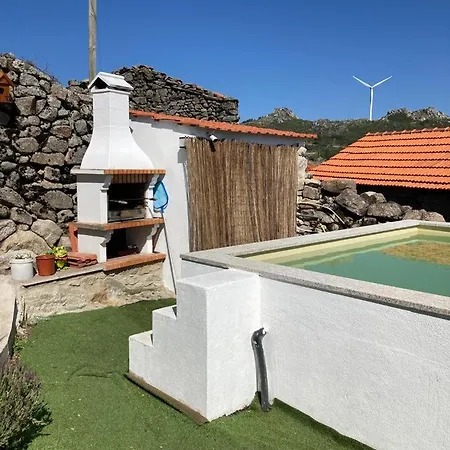 Dom wakacyjny Bezerreiracomvida-o Refugio Do Monte *