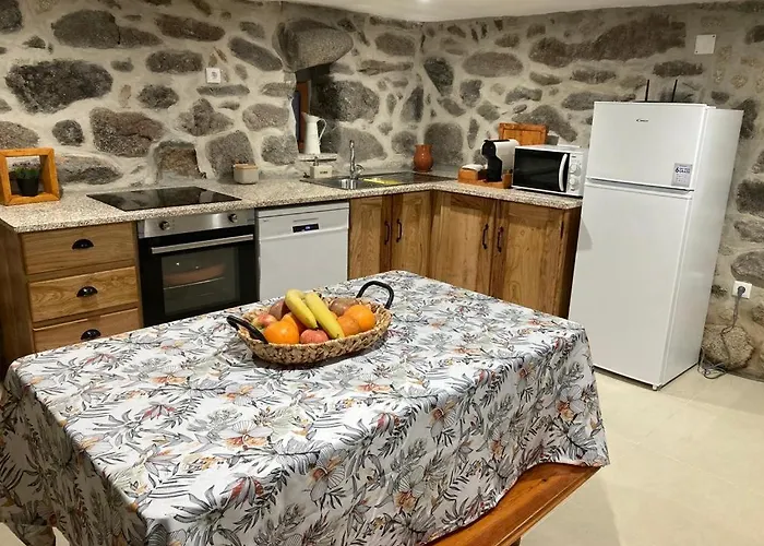 Bezerreiracomvida-o Refugio Do Monte Nyaraló