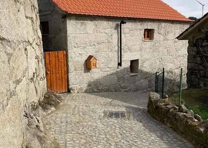 Bezerreiracomvida-o Refugio Do Monte *