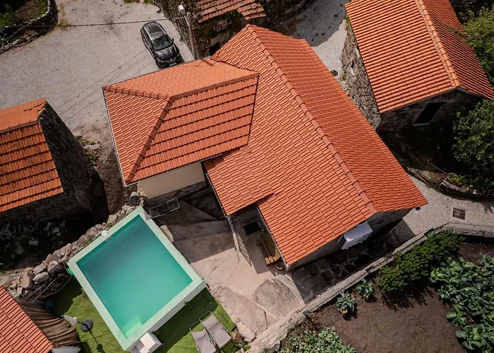 Bezerreiracomvida-o Refugio Do Monte Nyaraló Bezerreira